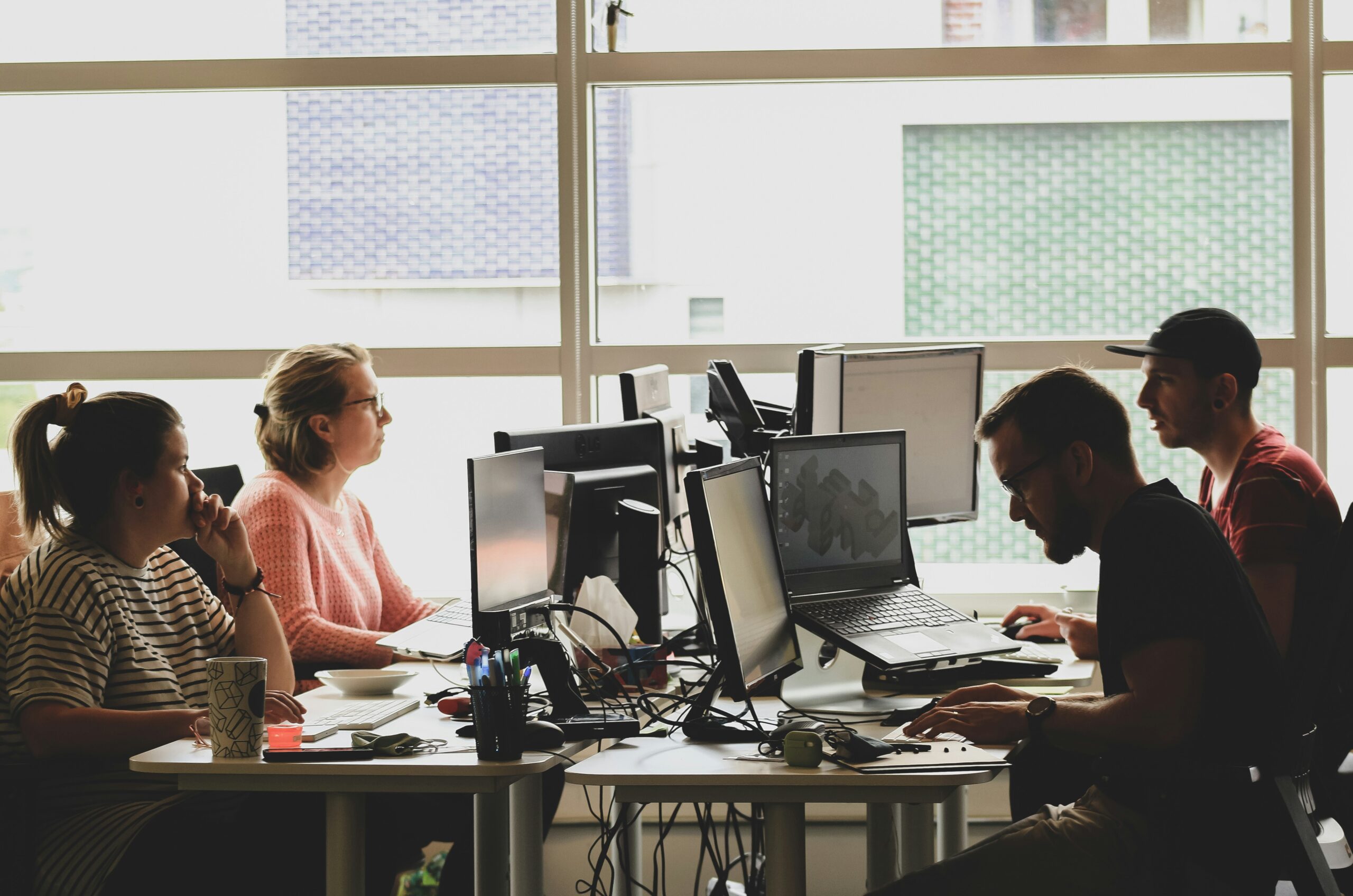 compagnons-AQTA5E6mCNU-unsplash
